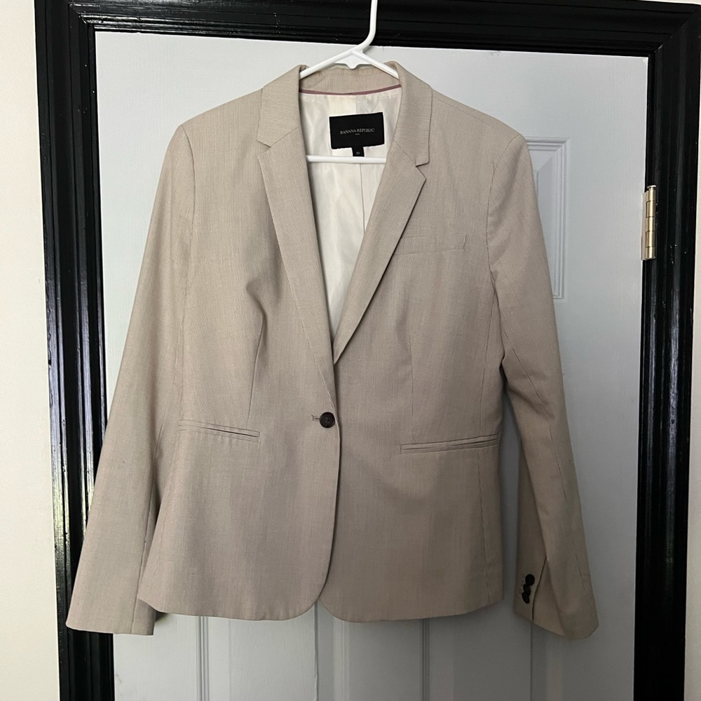 Excellent condition Banana Republic Blazer Size 10